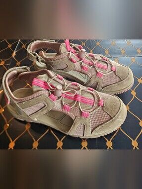 New Lands' End River Closed Toe Water To Land Sandals Size 9